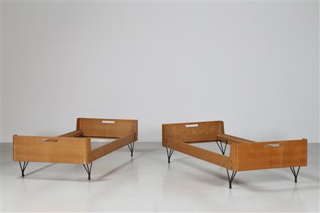 RIMA Coppia di letti in tondino di ferro e multistrato di teak curvato,...