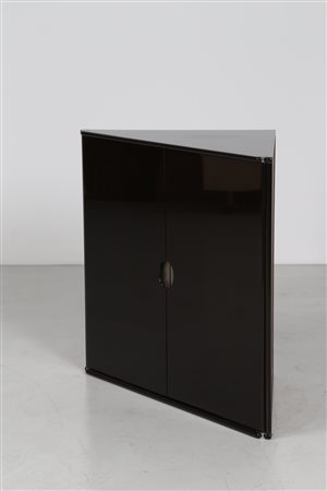 CACCIA DOMINIONI LUIGI (n. 1913) Mobile contenitore angolare in legno laccato...