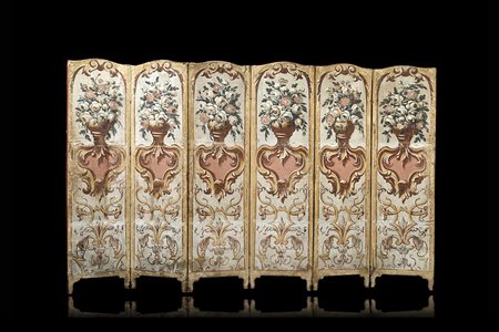 Paravento a quattro ante di forma sagomata dipinte a tempera su tela con vasi...