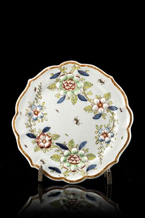 Manifattura di Pasquale Rubati, Milano, 1760/70. Piatto polilobato in...