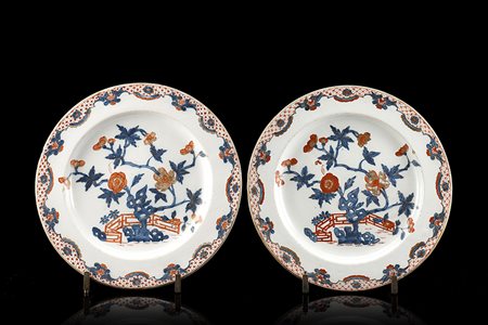 Manifattura di Pasquale Rubati, Milano, 1770/80. Due piatti tondi in maiolica...