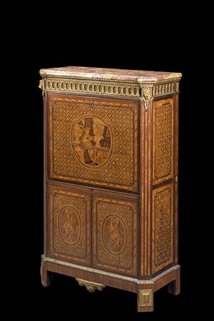 Secretaire con corpo interamente intarsiato a motivo romboidale con volute...
