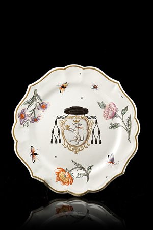 Manifattura di Felice Clerici, Milano, 1770/80. Piatto in maiolica a bordo...