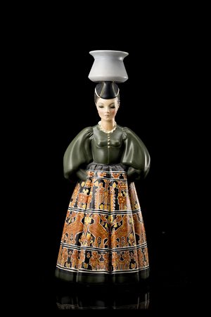 Helen Konig Scavini (Torino 1886 - 1974) "Abruzzese" Ceramica formata a...