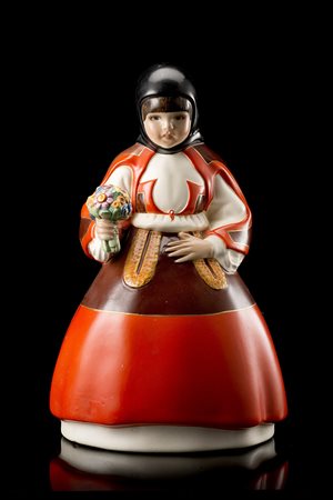 Lenci "Bimba con mazzo di fiori" Ceramica formata a colaggio e smaltata opaca...