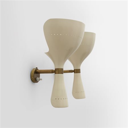 DUE LAMPADE A PARETE, anni '50. Ottone, alluminio laccato. Altezza cm 26,...