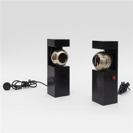 ANGELO LELIIDue lampade da tavolo "Contrast" per ARREDOLUCE, 1962. Ottone...