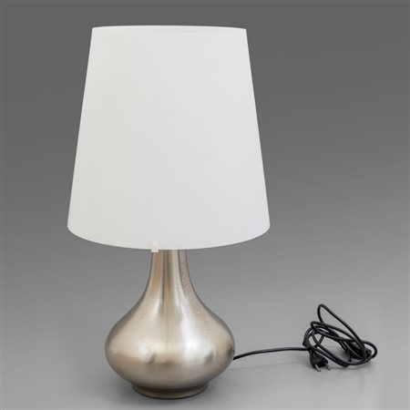 MAX INGRANDUna lampada da tavolo "2344" per FONTANA ARTE, 1964. Ottone...