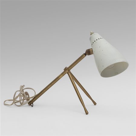 GIUSEPPE OSTUNI Una lampada da tavolo o da parete '215' ('Ochetta') per...