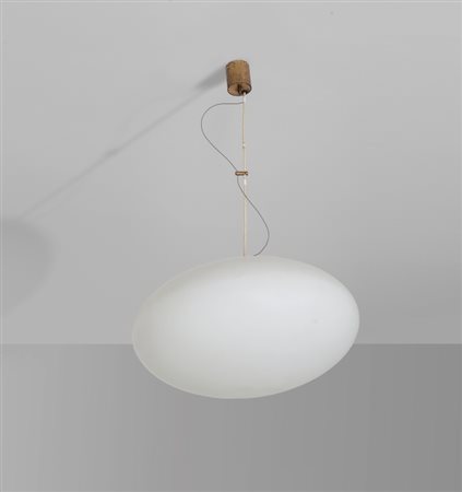 STILNOVO Una lampada a sospensione '1104', anni '60. Ottone, vetro 'Triplex...