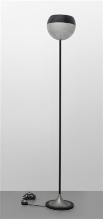 GAETANO SCOLARI Una lampada da terra "4079" per STILNOVO, 1961. Ghisa...