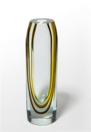 LUCIANO GASPARI, SALVIATI Un vaso in cristallo con successive sommersioni di...