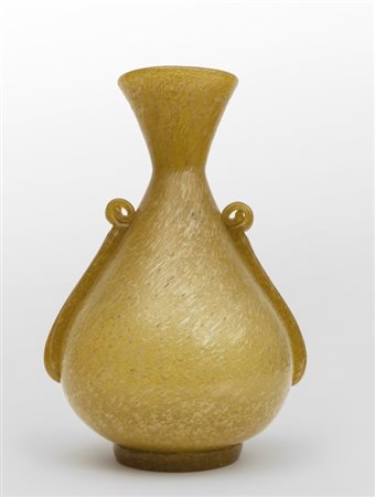 MURANO, anni '30. Un vaso in vetro pulegoso. Altezza cm 34