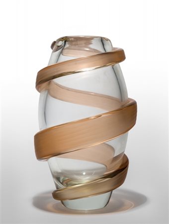 CARLO SCARPA, VENINI Un vaso modello "936", 1987. Cristallo di forte spessore...