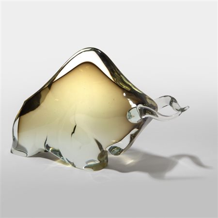 MARIO PINZONI, SEGUSO VETRI D'ARTEFigura di toro in vetro massello sommerso,...