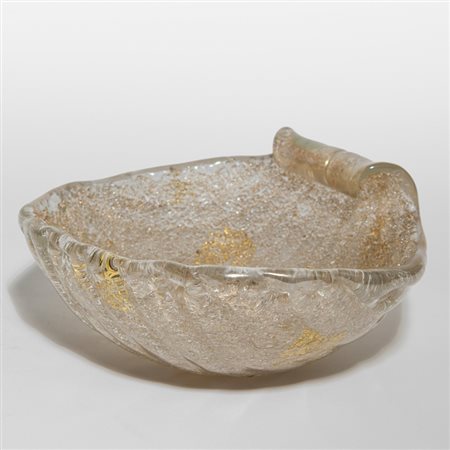 ERCOLE BAROVIER, BAROVIER & TOSOUna coppa a forma di conchiglia in cristallo...