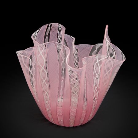 FULVIO BIANCONI, VENINI Un vaso a fazzoletto a canne di reticello zanfirico...