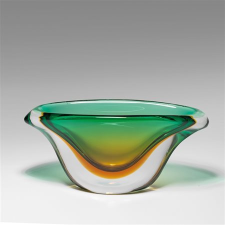 FLAVIO POLI, SEGUSO VETRI D'ARTEUn vaso in vetro sommerso a due colori, 1954....