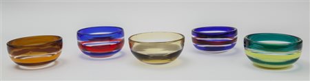 FULVIO BIANCONI, VENINIUn insieme di cinque coppe in vetro soffiato a fasce...