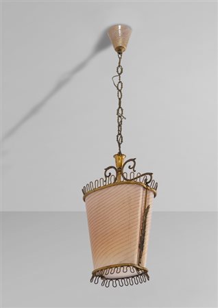 SEGUSOUna lampada a sospensione, anni '50 Ottone, vetro a canne diagonali...