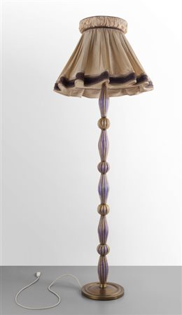 BAROVIER & TOSO Una lampada da terra, anni '50. Ottone, vetro "cordonato oro"...
