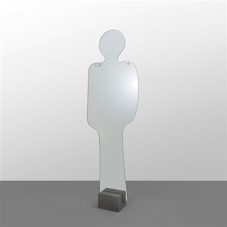 CLAUDIO PLATANIA Uno specchio di forma antropomorfa per PIERRE CARDIN,...