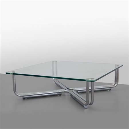 GIANFRANCO FRATTINI Un tavolino "784" per CASSINA, 1968Acciaio cromato,...