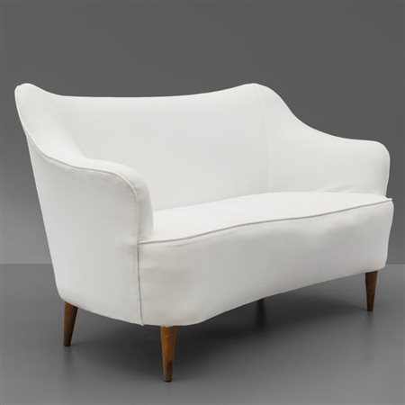 GIO PONTIUn divano per CASA E GIARDINO, anni '30. Struttura e gambe in legno,...