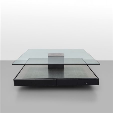 MARCO FANTONIUn tavolino su ruote 'T 147' per TECNO, 1971. Legno laccato,...