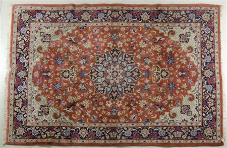 Tappeto cm. 170x235.