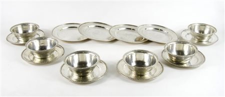 Lotti in argento composto da 6 lavadita e 10 piattini di divese misure. Gr....