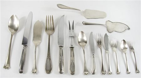 Lotto di varie posate in argento. Gr. 5000.