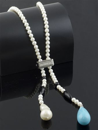 Collana ad un filo perle Akoya mm6 con inserti in onice con finale di...