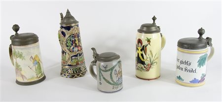 Lotto di 5 krughel in ceramica policroma con coperchi in peltro. H. max cm....