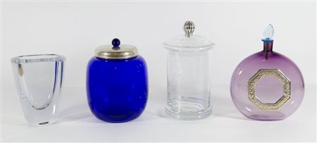 Lotto di 4 vasi in vetro.