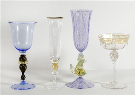 Lotto di 4 bicchieri in vetro. Misure diverse.