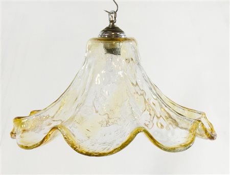 Lampadario in vetro a due colori a forma di tromba. Murano, Nason(?).