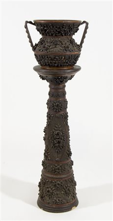 Deruta: cachepot e vaso in ceramica dipinta marrone e decorata a motivi...