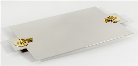 Nado Canuti: vassoio in metallo cromato e dorato. Firma incisa. cm. 22x40.