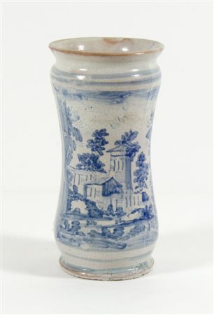 Albarello in maiolica decorato in blu con paesaggio. Napoli, XVIII secolo. H....