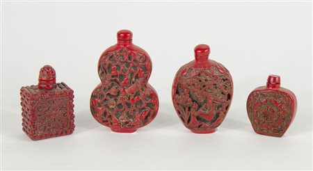 Lotto di 4 bottiglie in lacca incise con animali e scene di vita.