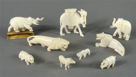 Lotto di vari animaletti in avorio. I metà XIX secolo.