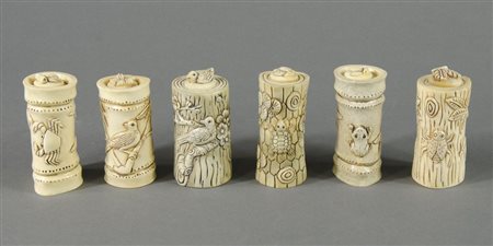 Lotto di 6 snuff bottles in osso a canna di bambù con figure di animali. XX...