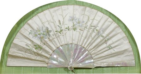 Ventaglio da matrimonio dipinto con fiori d'arancio montato su stecche di...