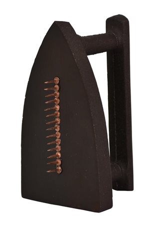 Ray Man, CADEAU 1921/1974 ferro e chiodi incollati, cm 16,5x10x8 esemplare...