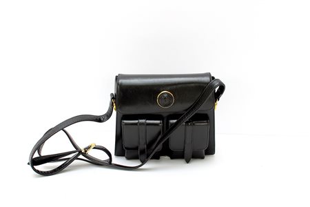 GIANNI VERSACE Borsa a tracolla in pelle nera, dettagli color oro (cm 22)...