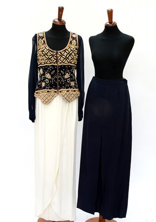 ANDRE VAN KLEELotto composto da una camicia ricamata e due gonne lunghe...