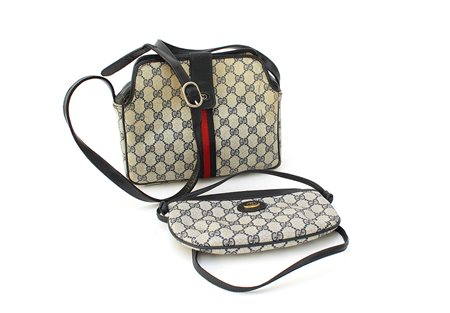 GUCCI Lotto composto da borsa a tracolla e borsetta a busta enterambe in tela...