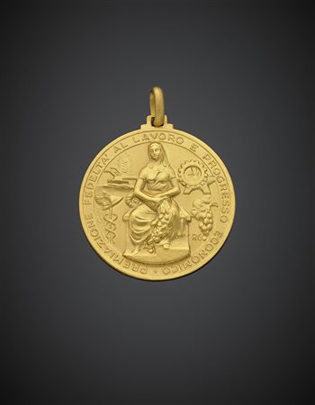 Medaglia della Camera del Commercio e dell' Industria e Agricoltura in oro...