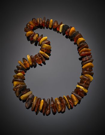 Collana in boules di ambra, g 251,48, lungh. cm 72 circa.-ENAmber irregular...